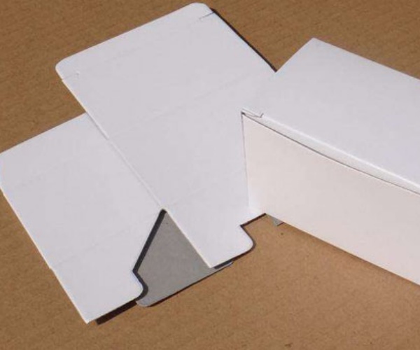 Packing_Boxes_made_of_Duplex_Board_with_White_back.jpg