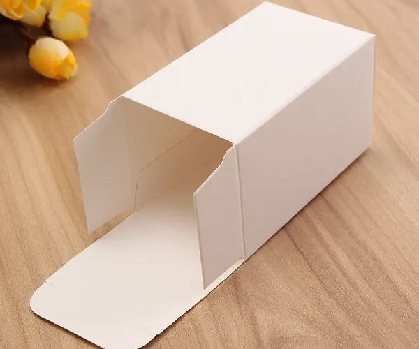 white_cardboard_for_boxes.jpg white_cardboard_for_boxes.jpg